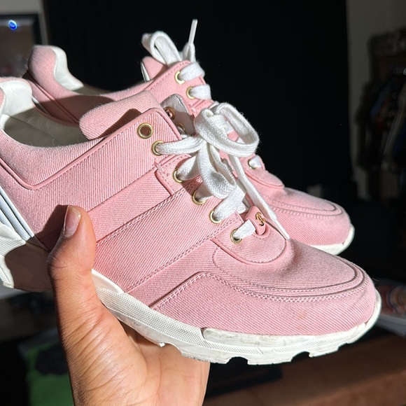 Chanel pink canvas trainer sneaker - Picture 2 of 7